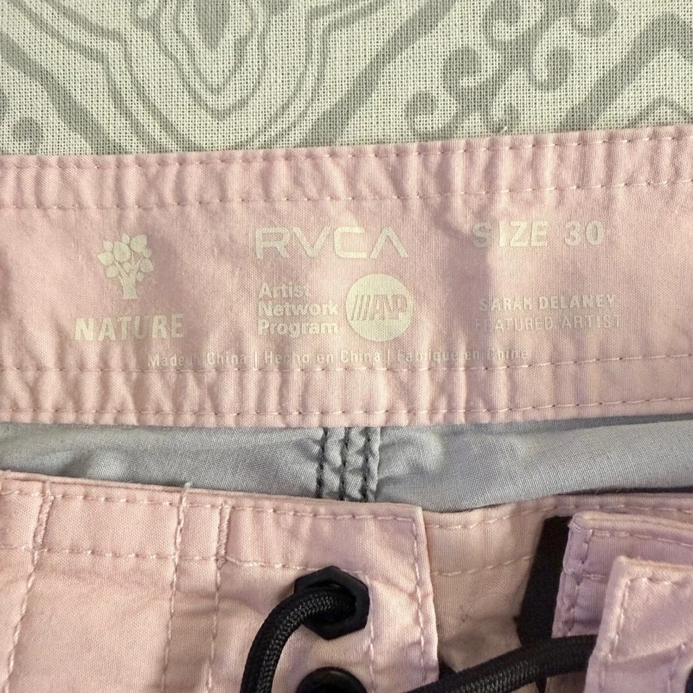 RVCA Mens 30 Board Shorts Grey Sarah Delaney Artist Network Program M101WRSD